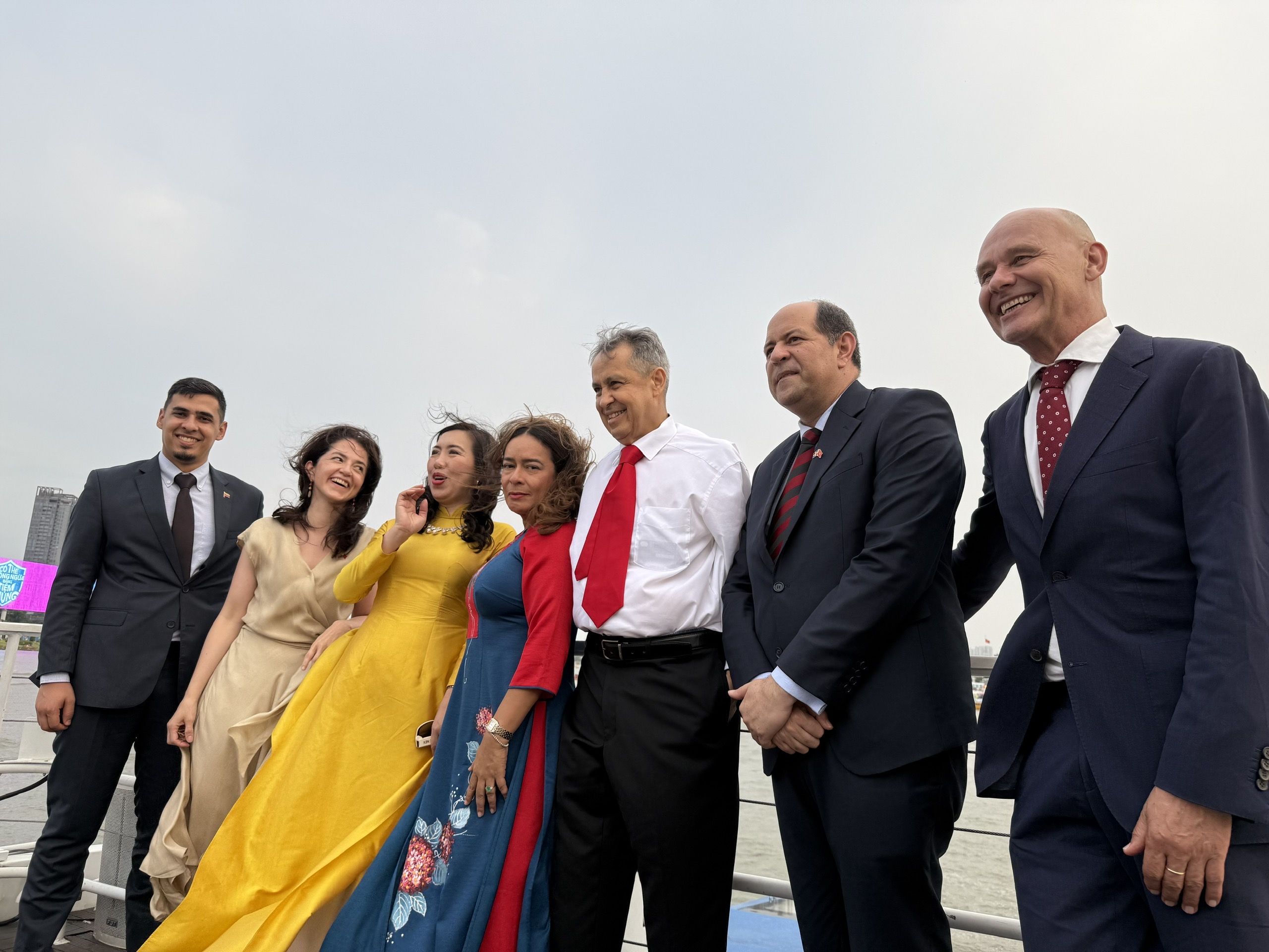 Colombia participa en la conmemoración de los 50 años de la Reunificación de Vietnam y fortalece sus relaciones con actores clave en la ciudad de Ho Chi Minh