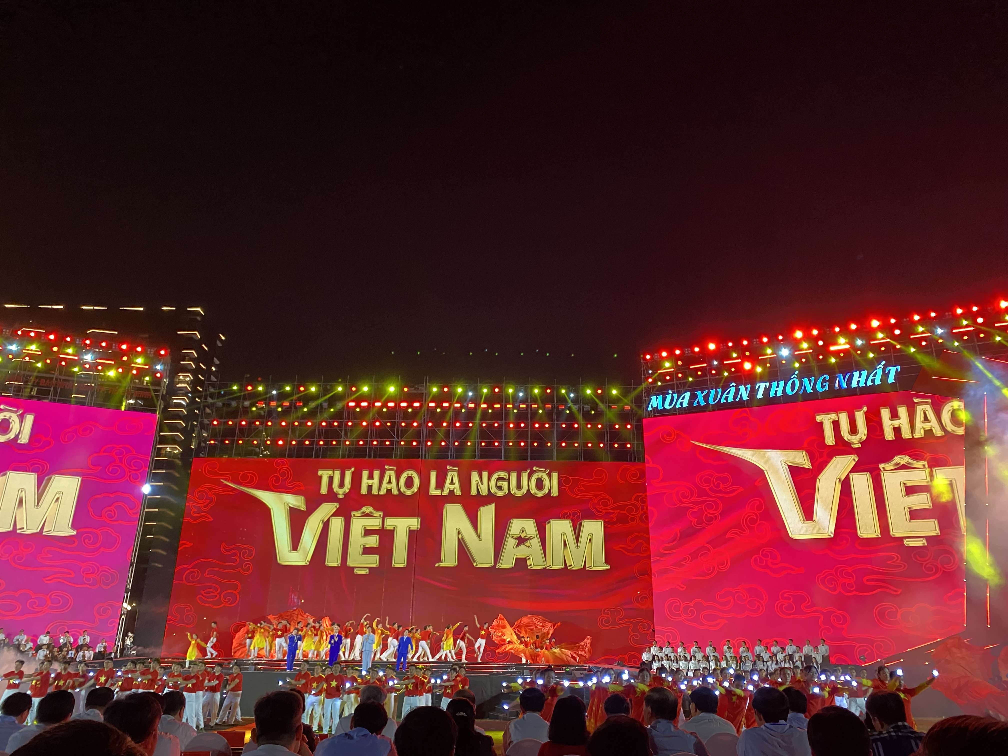 Colombia participa en la conmemoración de los 50 años de la Reunificación de Vietnam y fortalece sus relaciones con actores clave en la ciudad de Ho Chi Minh