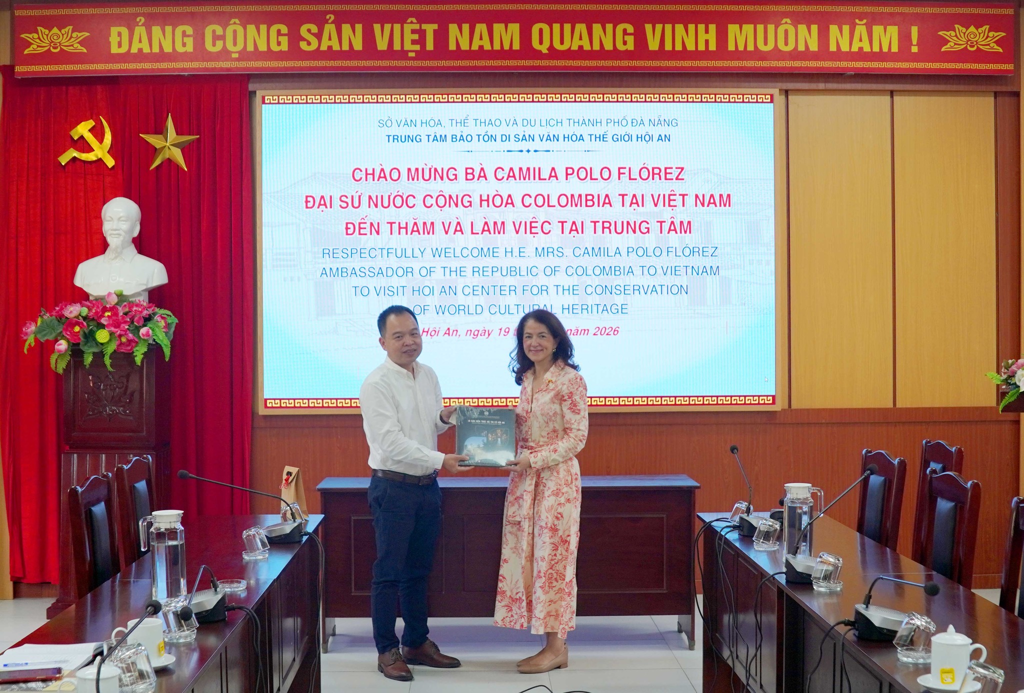 Embajadora de Colombia explora nuevas alianzas estratégicas en una visita oficial a Da Nang, centro de Vietnam