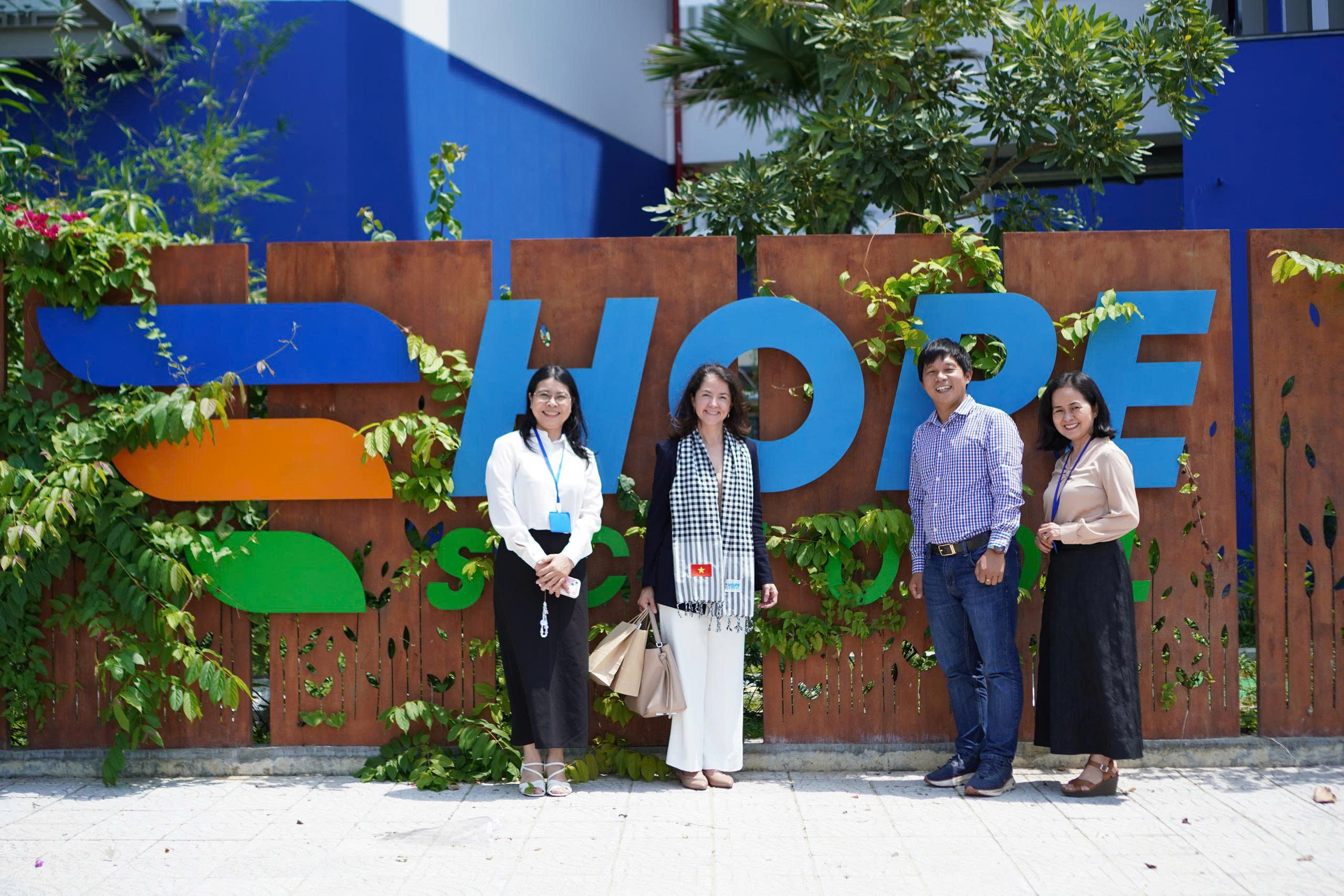 Embajadora de Colombia explora nuevas alianzas estratégicas en una visita oficial a Da Nang, centro de Vietnam