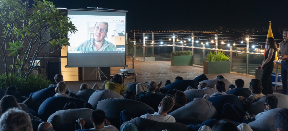 Embajada de Colombia en Vietnam presentó el documental colombiano “Señorita María, la falda de la montaña” en el marco de la celebración del Mes del Orgullo de Hanói