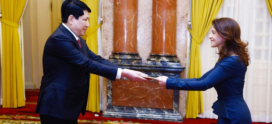 Presentación de cartas credenciales de la nueva embajadora de Colombia ante la República Socialista de Vietnam 