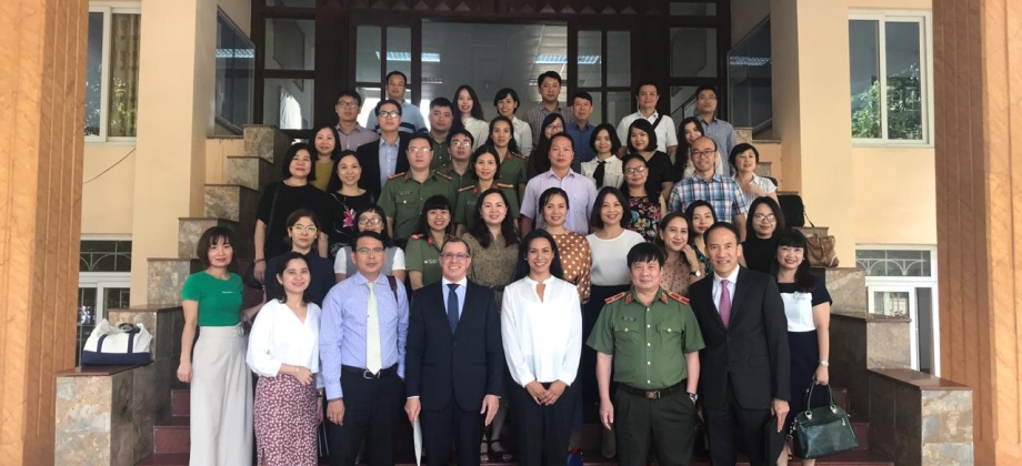 Inició curso de español para diplomáticos y servidores públicos vietnamitas en 2019