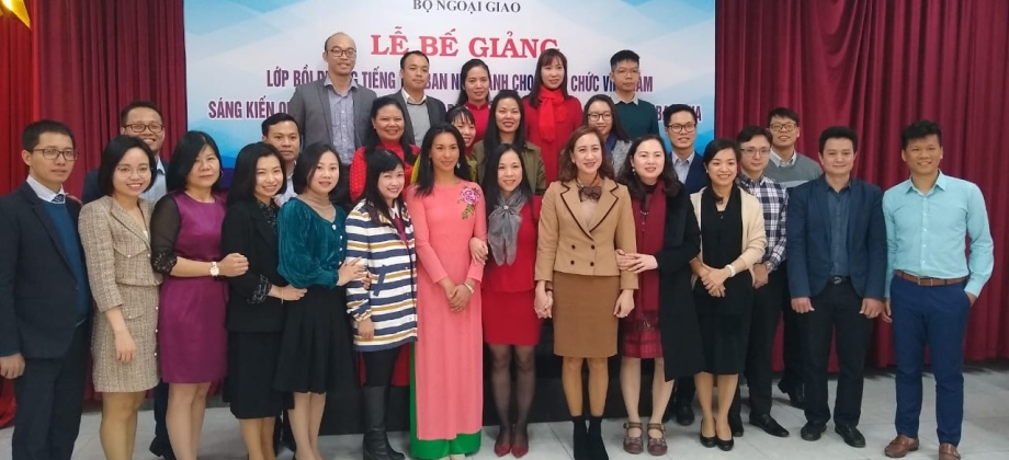 Clausura de la segunda versión del Curso de Español para la difusión de la Cultura Colombiana en Vietnam