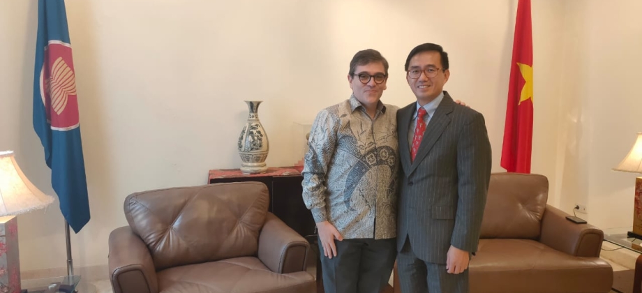 Embajador de Colombia se reunió con el Representante Permanente de Vietnam