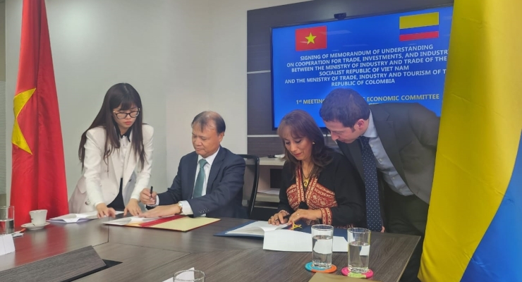 Cancillería acompaña la firma del Memorando de Entendimiento que establece el Comité Económico Conjunto Viet Nam – Colombia